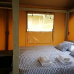 Dormitorio de la tienda safari